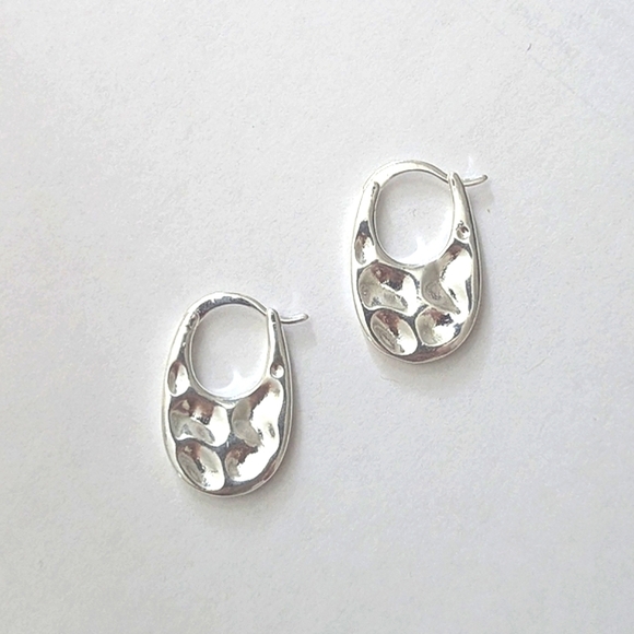 925 Sterling Silver Hoop Earrings Hammered Modern Elegant Quiet Luxury - Picture 1 of 4